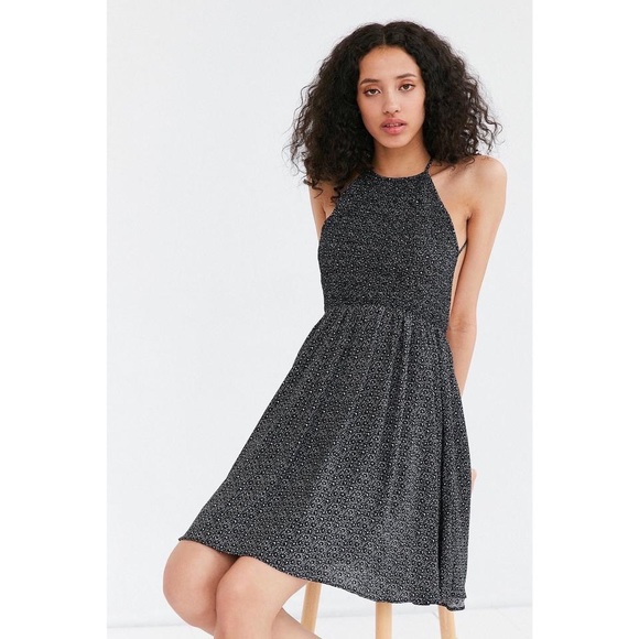 Urban Outfitters Dresses & Skirts - UO Kimchi Blue Verlina Smocked Bodice Dress (M)